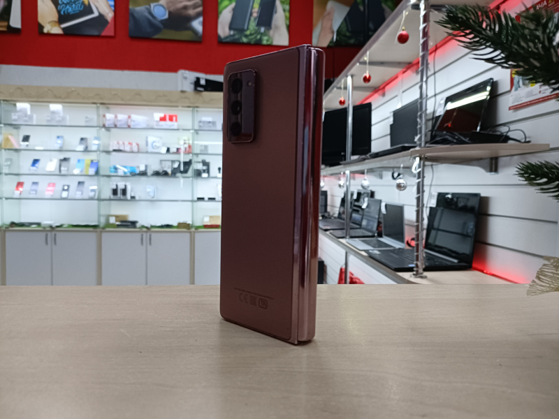 Мобильный телефон Samsung Galaxy Z Fold 2